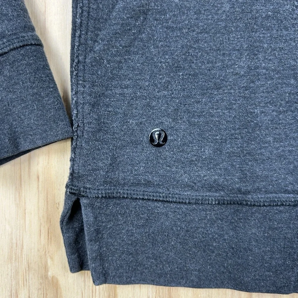 Lululemon Women's 8 Gray Reversible Lightweight Long Sleeve Crewneck Shirt